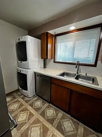 468 NE 6th Ave — Photo 2