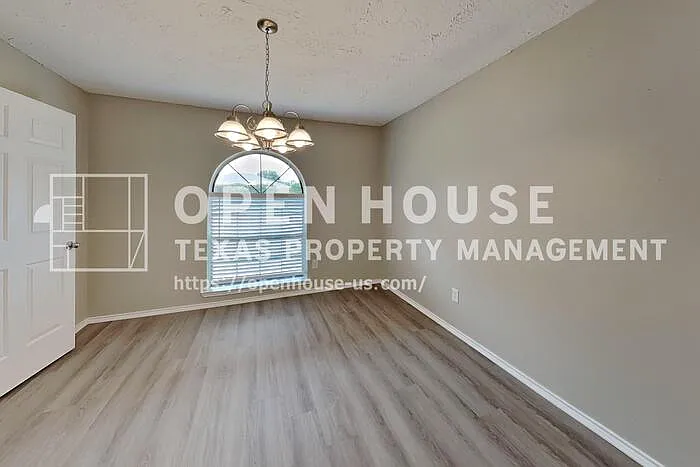 1217 Seabrook Dr — Photo 7