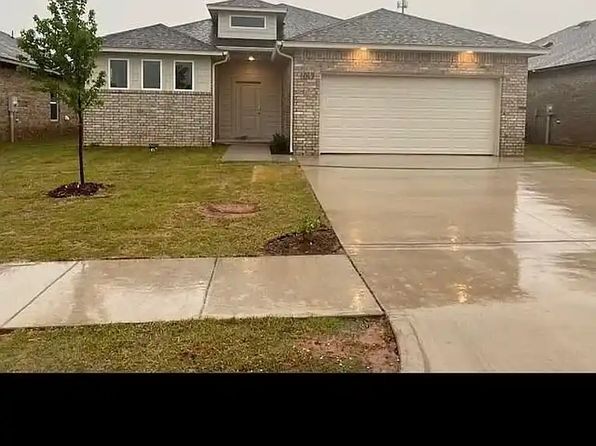 1017 N Silver Leaf Dr, Oklahoma City, OK 73160