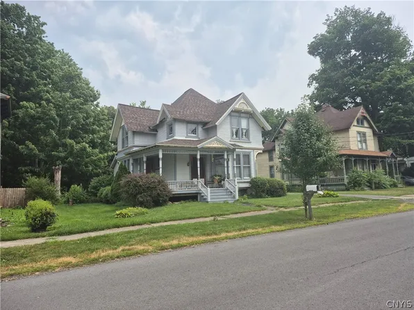 2697 Van Buren St, Weedsport, NY 13166