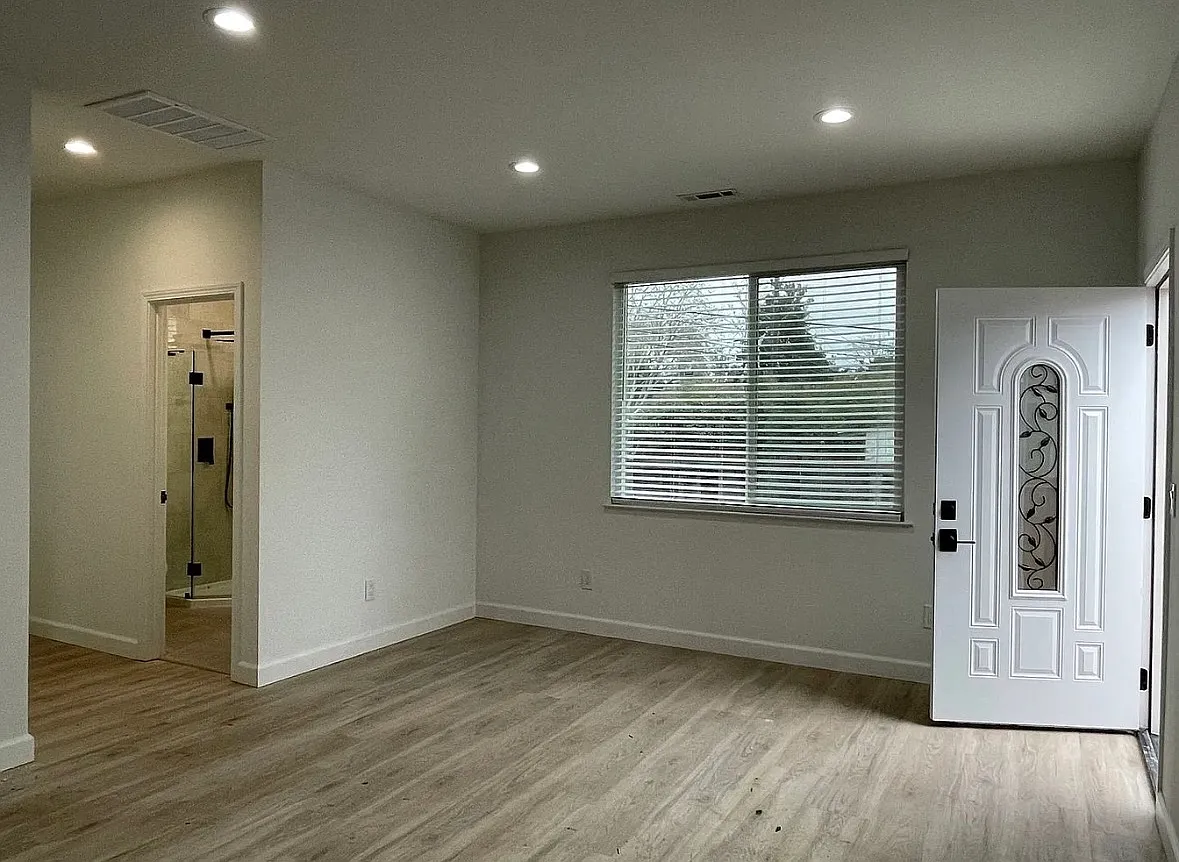 Building Photo - 2409 Cory Ave #B