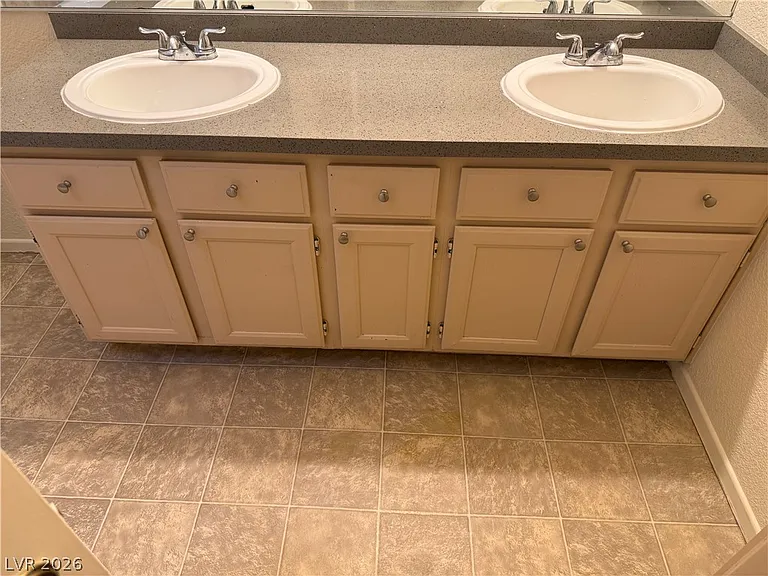 720 Sea Pines Ln — Photo 15