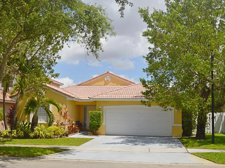 4951 SW 152nd Ave — Photo 34