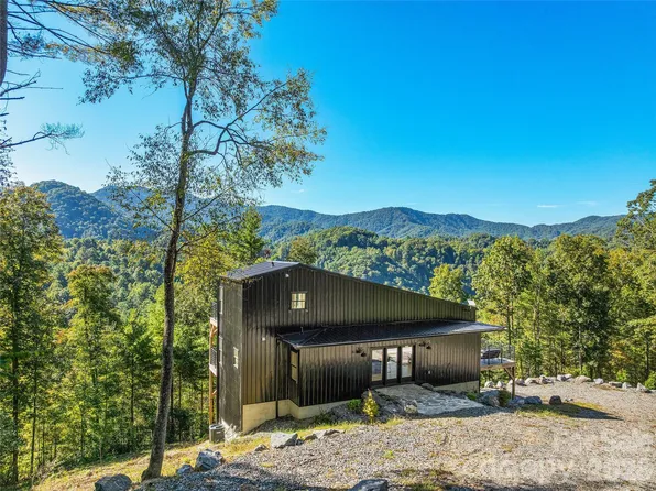 700 Sunnyside Dr, Marshall, NC 28753
