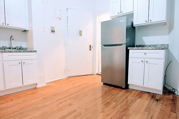 Rented by Voro, LLC | media 11