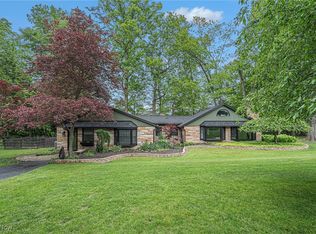 7750 Summerset Dr, Walton Hills, OH 44146