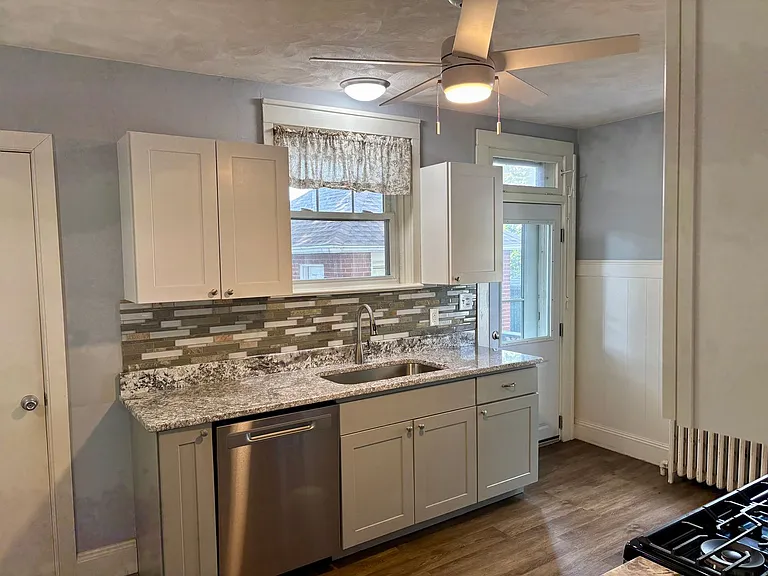16 S Rockburn St — Photo 11