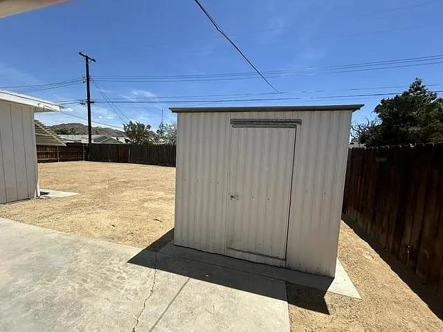 405 Jade Dr — Photo 15