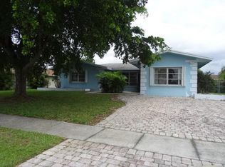 866 Gardenia Dr, Royal Palm Beach, FL 33411