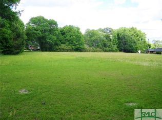 2033 Grove Point Rd, Savannah, GA 31419