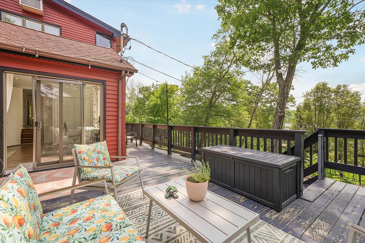 3 bed, $3,300 — Photo 2