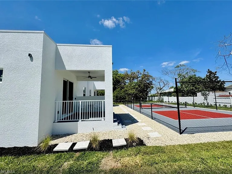 2479 Shadowlawn Dr — Photo 5