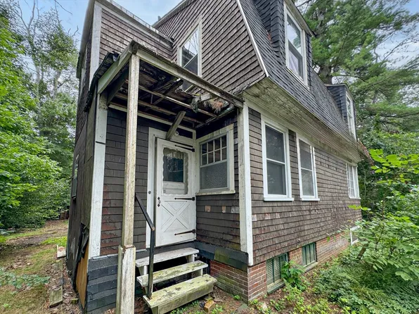 63 Pine Tree Ter, Barre, MA 01005