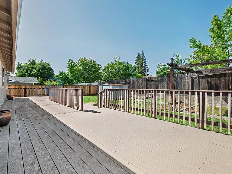 2307 N Cirby Way — Photo 40