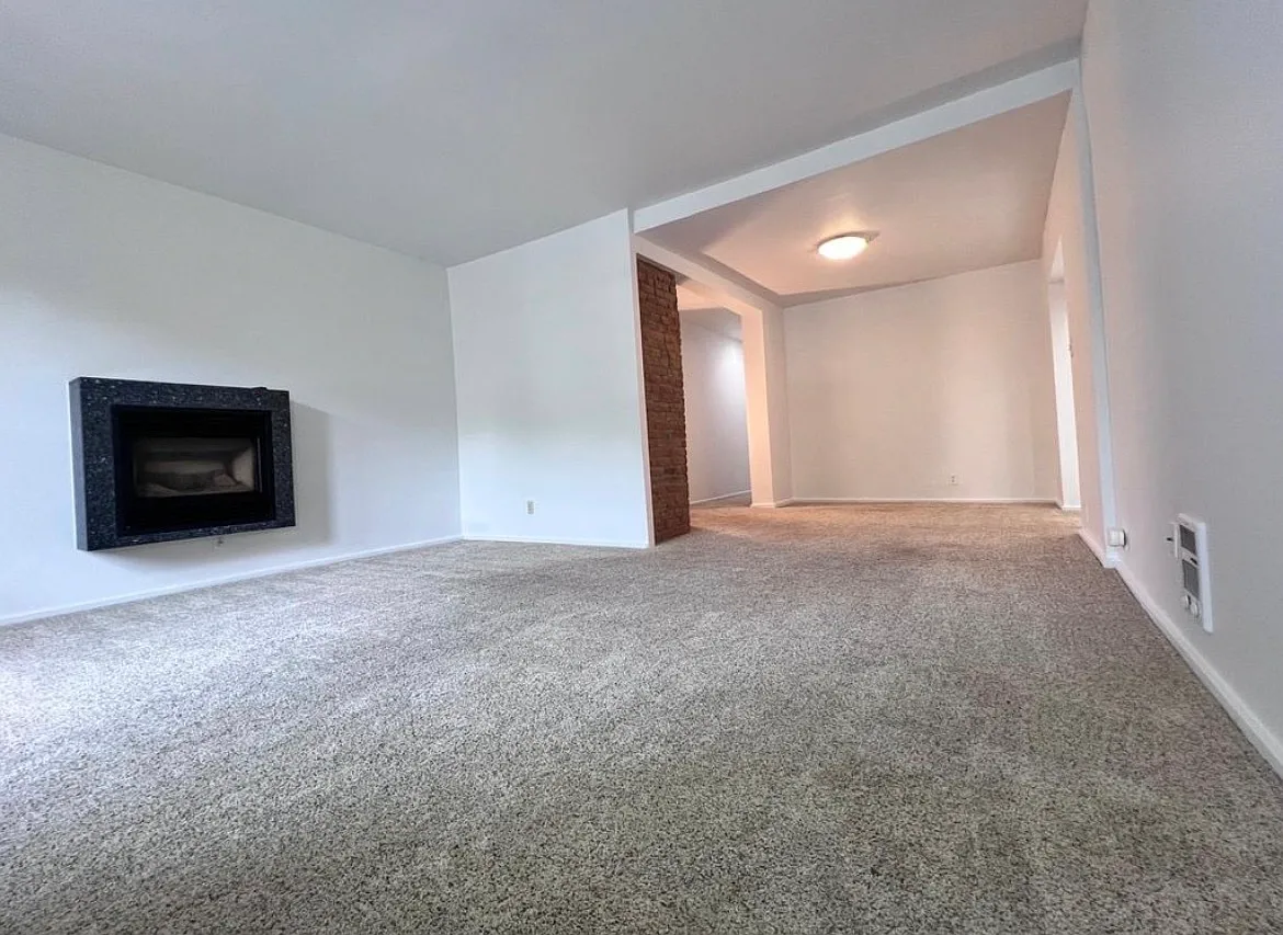 1279 Page St — Photo 2