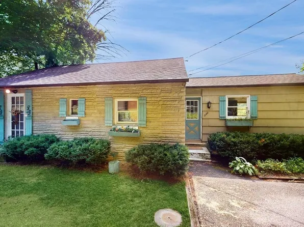 220 Lackawanna Dr, Stanhope, NJ 07874