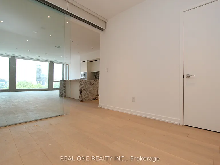 1315 Bay St #804 — Photo 8