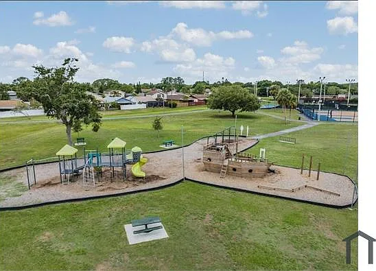 3 bed, 1400 sqft, $2,950 — Photo 2
