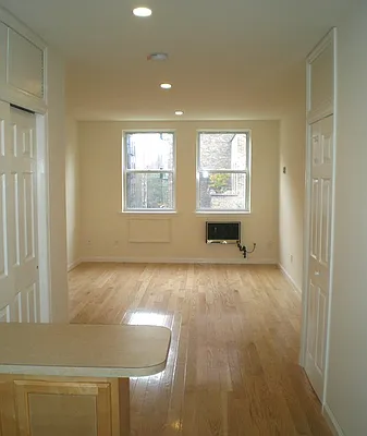 Rented by City Connections Realty | media 68