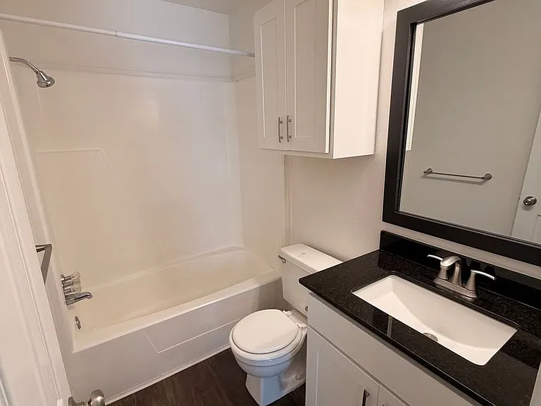 Brazos Point Apartments — Photo 32