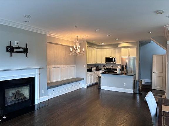 5th image of 514 N Royal St