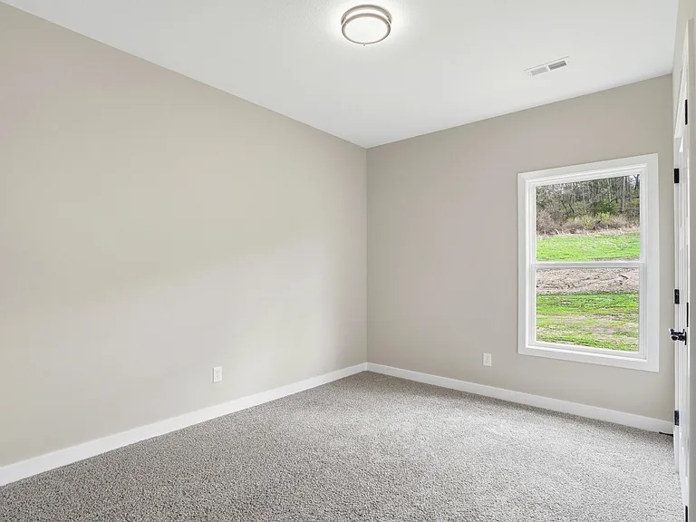 1048 Stonehaven Dr — Photo 18