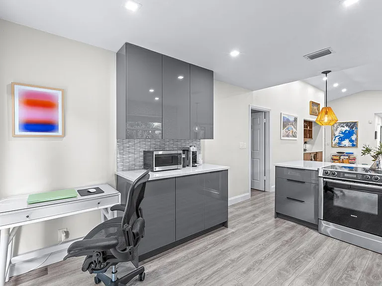 2474 Bedford Mews Dr — Photo 14