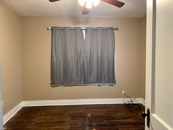 2nd image of 1122 W 5th St