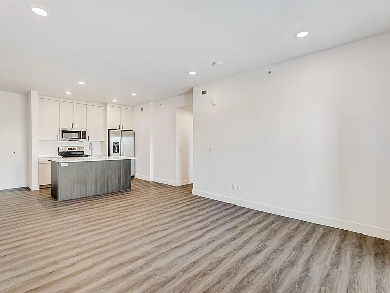 South Ridge Apartments — Photo 16