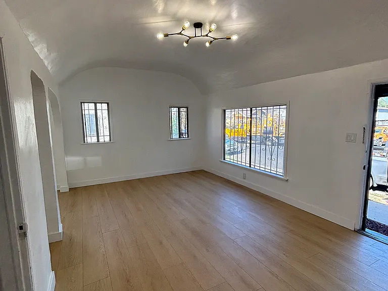 200 Rosemont Ave #1 — Photo 1