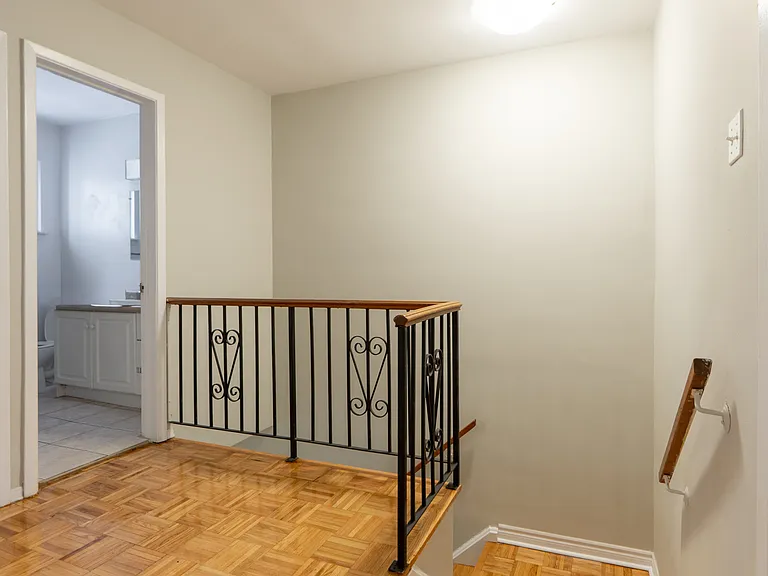 2 Secord Ave — Photo 38