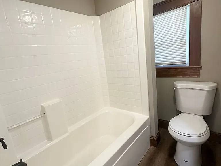 616 W Webster St — Photo 15