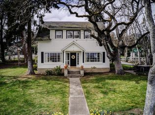 3390 Ross Ln, Central Point, OR 97502