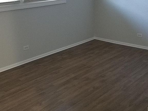 3rd image of 2023 Williamsburg Dr