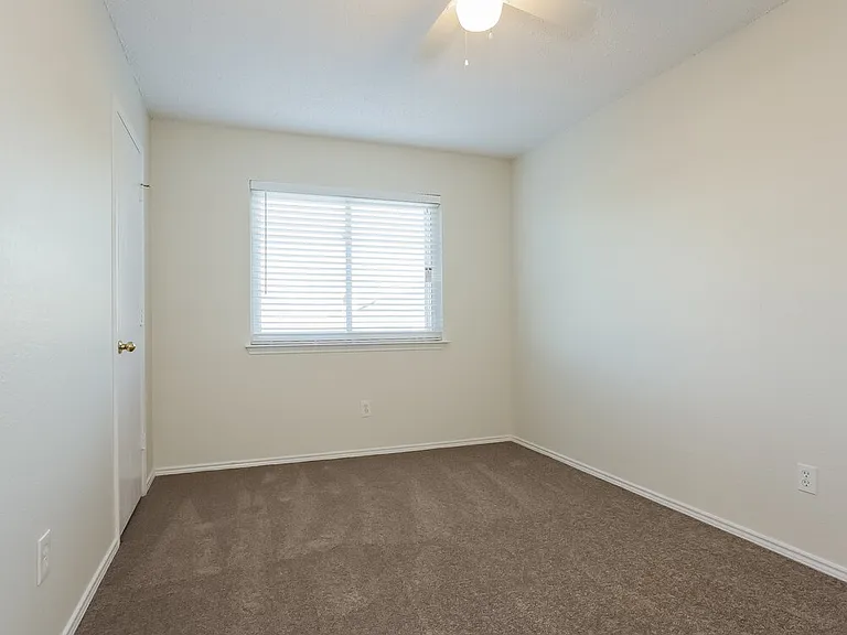2370 Stagecoach St — Photo 9