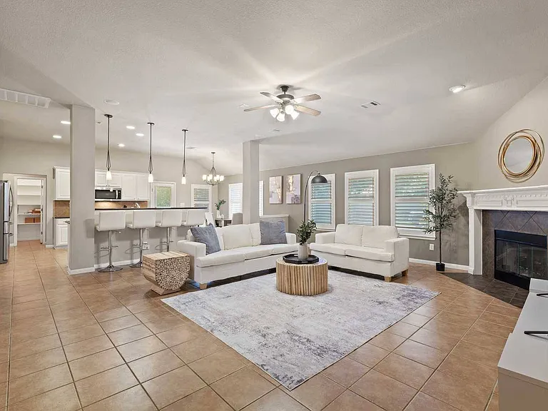 9424 Morgan Creek Dr — Photo 1