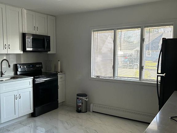 4th image of 178 Brittle Ln