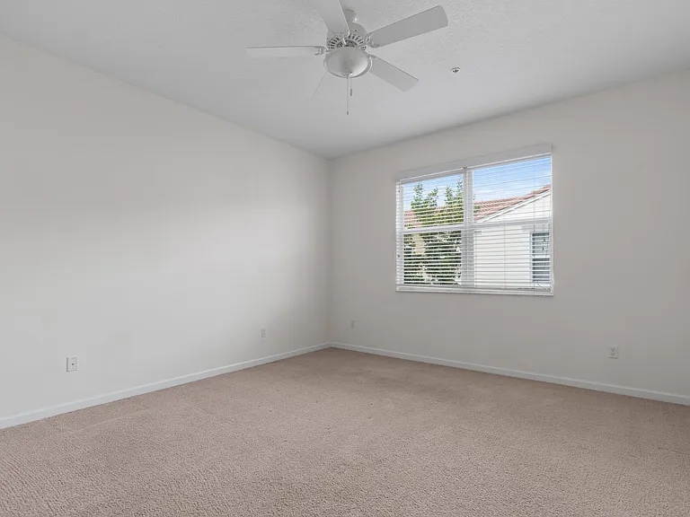 1439 NW 49th Ln — Photo 11