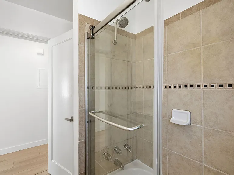 435 San Vicente Blvd — Photo 30