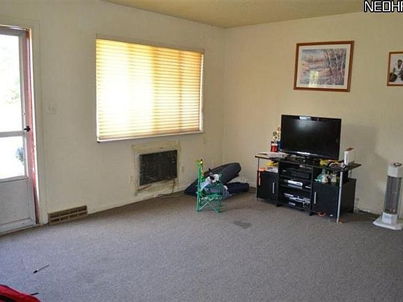 3rd image of 362 & 364 Snyder Ave