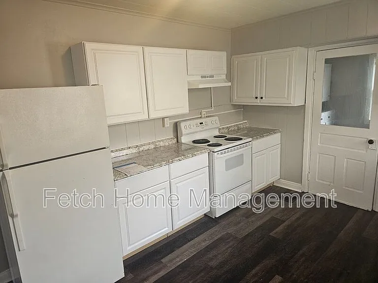 428 Smith St — Photo 6