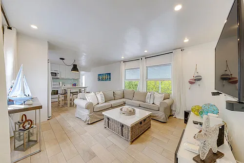 398 Burton Dr #ID1545789P Photo 1