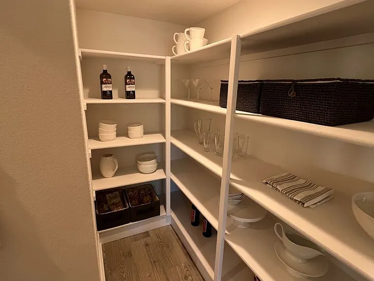809 Cosmos Dr — Photo 3