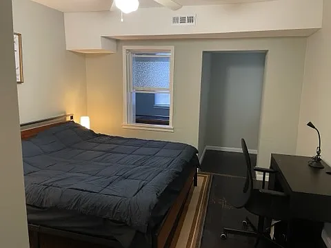 1600 E St NE #4 — Photo 12