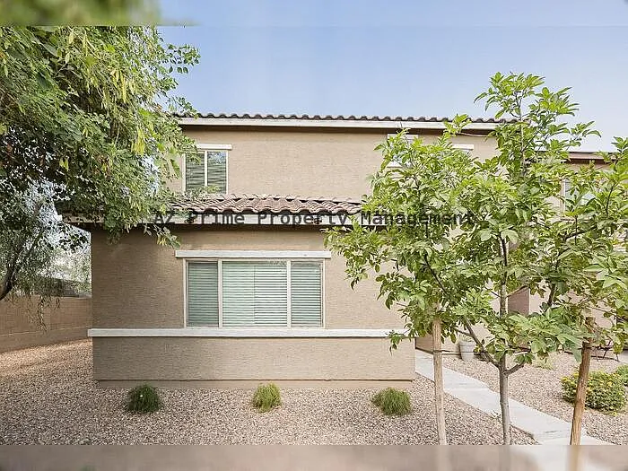 1711 W Pollack St — Photo 2