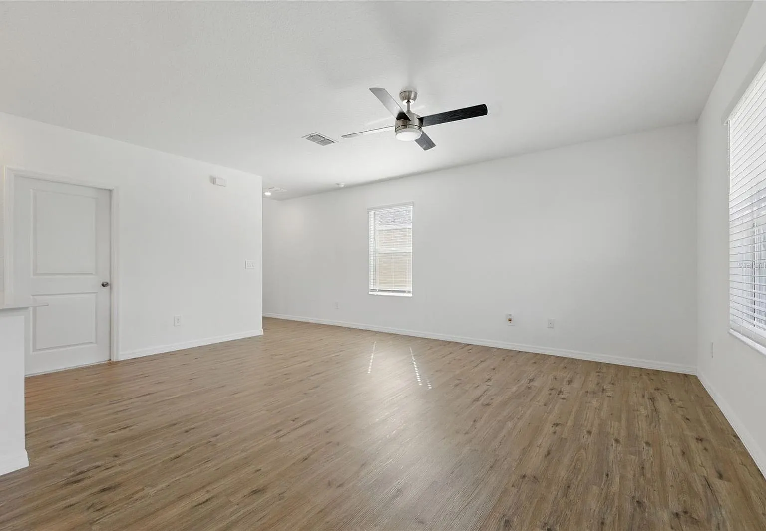 4 bed, 1872 sqft, $2,800 — Photo 3