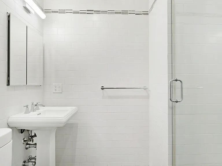 226 E 70th St #3C — Photo 8