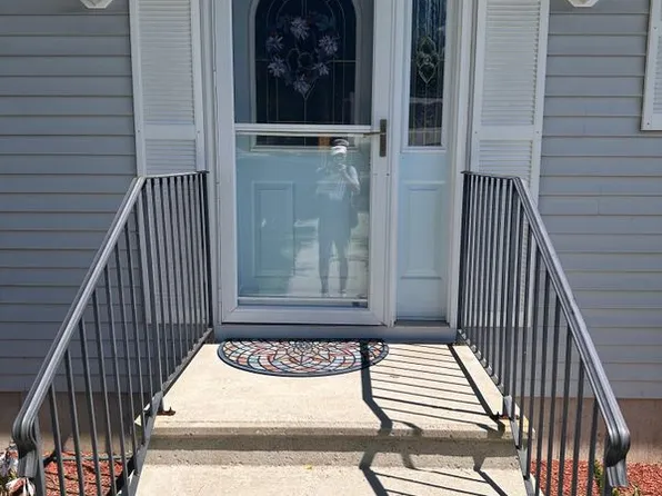 167 Townsend St APT A, Fitchburg, MA 01420