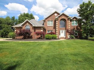 18622 Comstock Cir, Middleburg Heights, OH