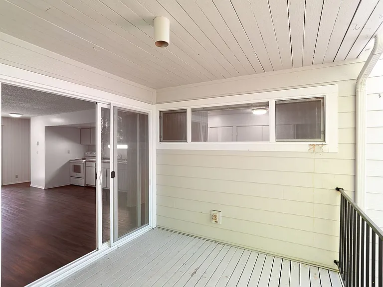 287-Whitman Street — Photo 2